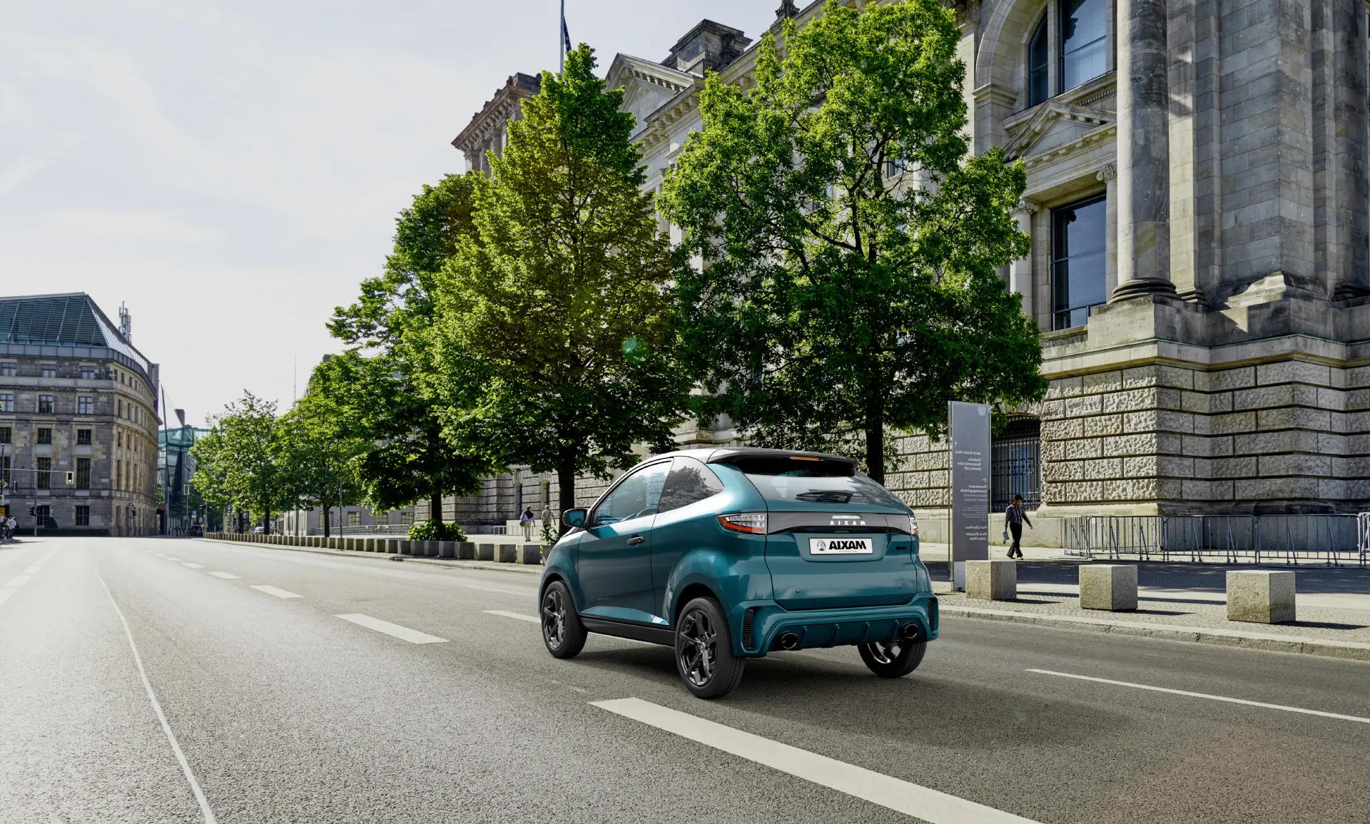 Voiture coupé sport Aixam en milieu urbain
